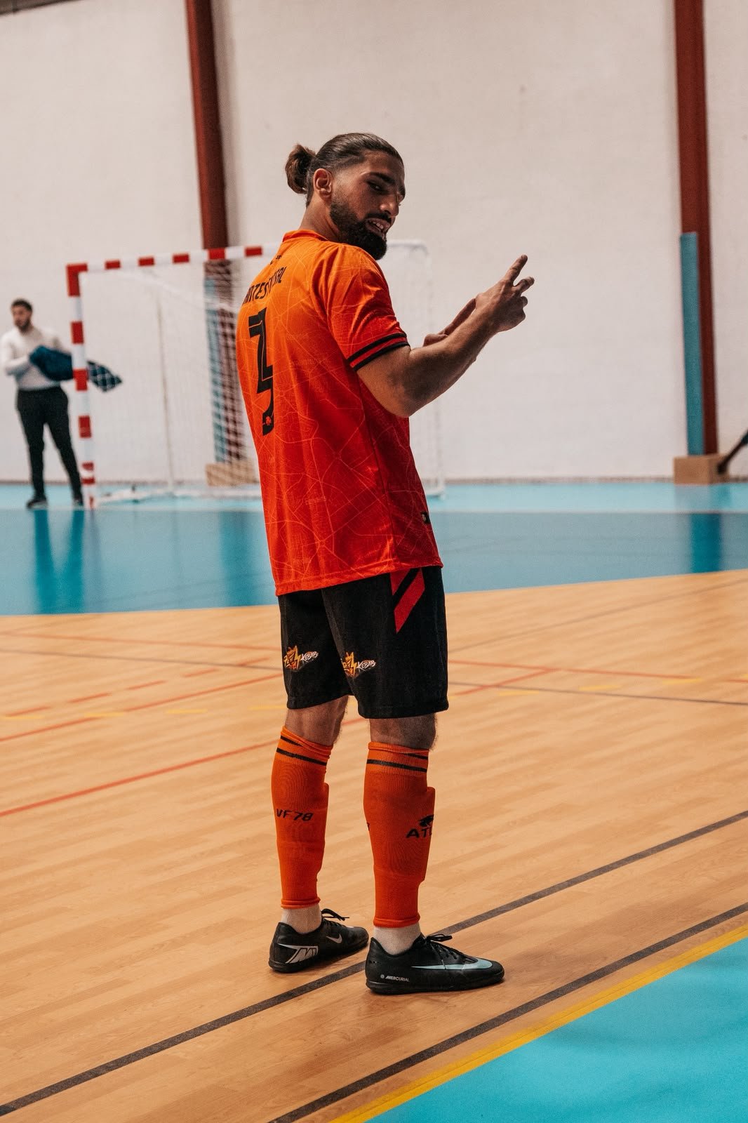 Dos d'un maillot Mantes Futsal, numéro 7